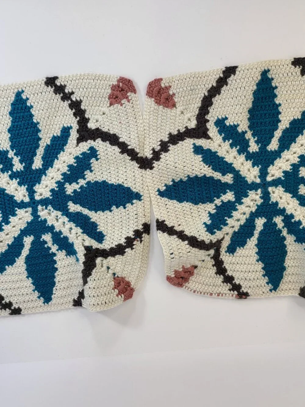 Set of 5 Large Crochet Trivets – Teal Botanical Star Design, Boho Kitchen‎ Mats